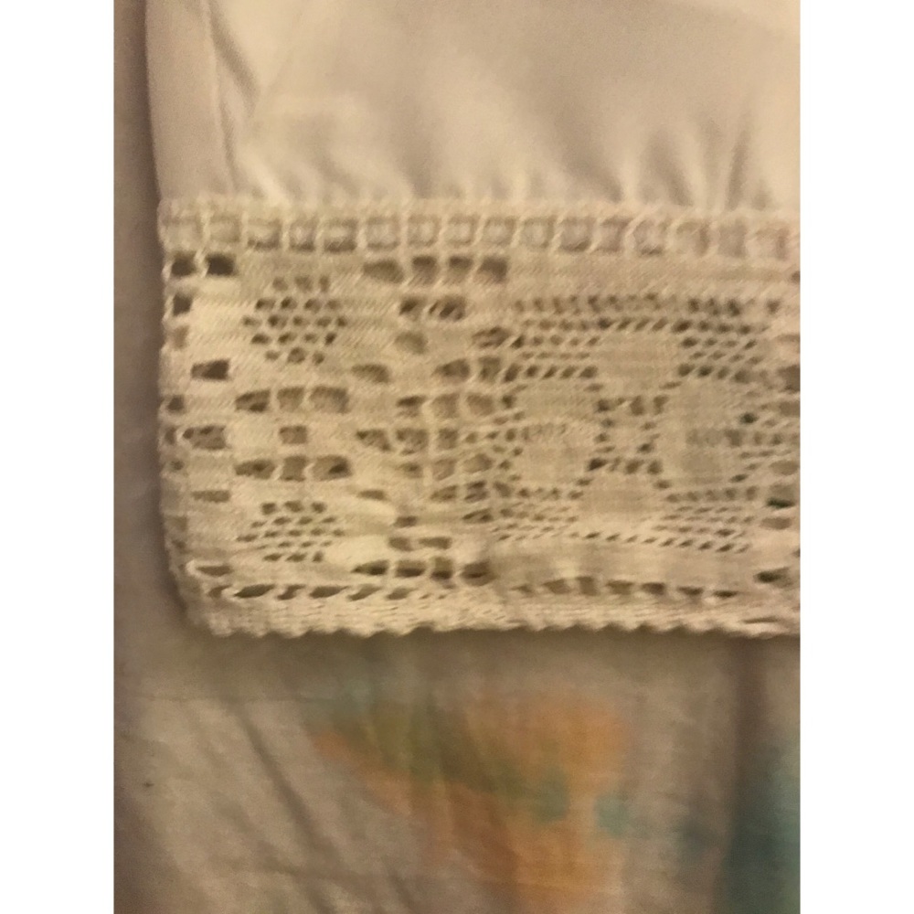 Adjustable Crop Top - Picture 3 of 4